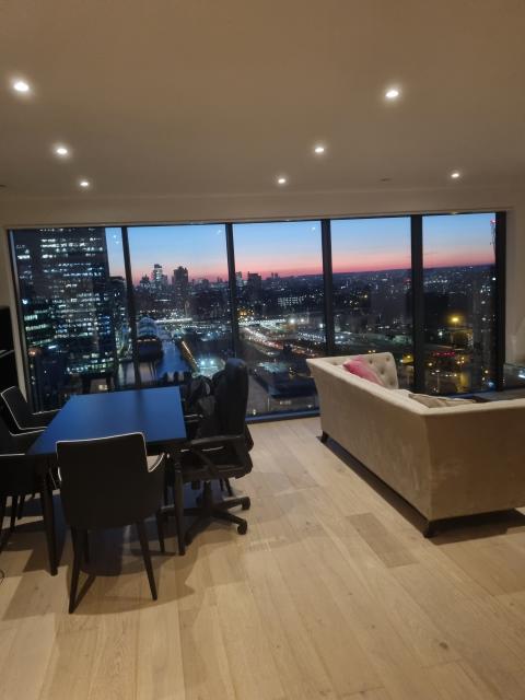Picture of Canary Wharf Penthouse + Roof Garden STUNNING VIEWS, London ...