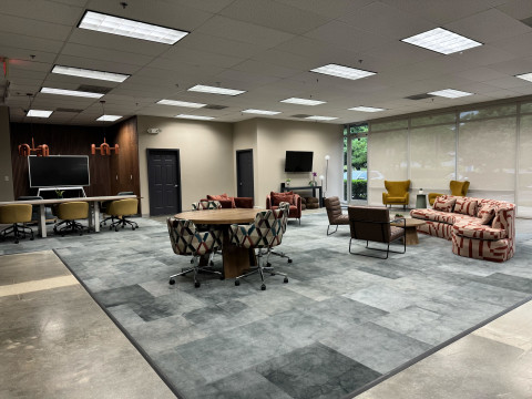 Open and Modern Space w/Natural Light Great For Meetings, Events ...