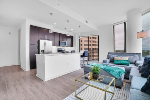 Luxury Sky Rise Vibes In Houston Med Center, Houston, TX | Production