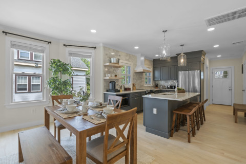 Upscale Urban Oasis: Luxurious High-End Condo in the Heart of Salem ... - High-End Condominium Residences In Salem