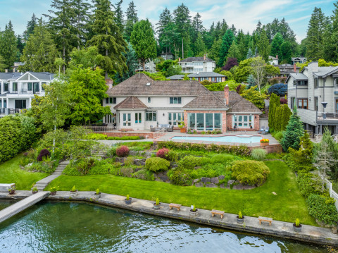 Waterfront Estate on Lake Washingotn - close to downtown Seattle ...