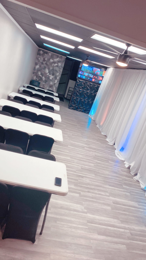 Intimate space for small gatherings, Chicago, IL | Off-Site | Peerspace