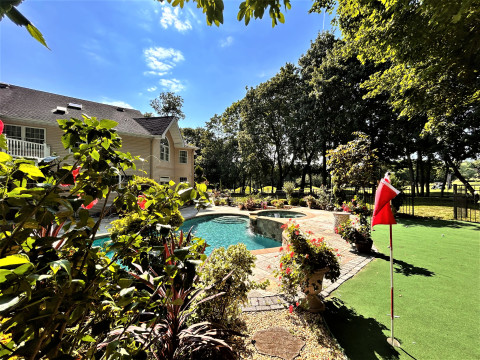 Hidden Tropical Pool by Golf Course. | Tropical Poolside Paradise next ...