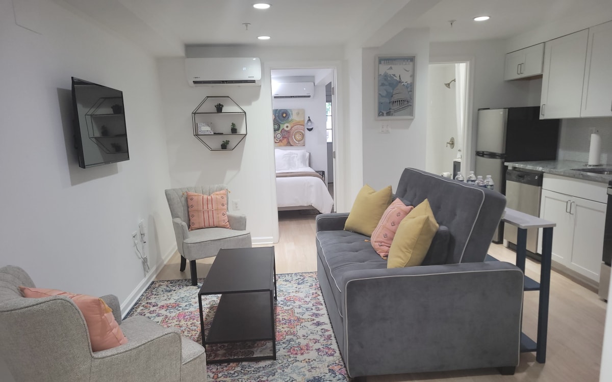 Bright and Modern English Basement Apartment, Washington, DC