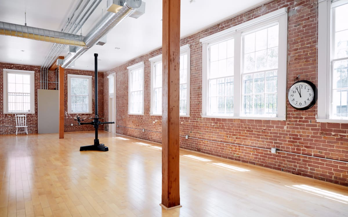 Natural Light Photo Studio Loft, Oakland, CA Production Peerspace