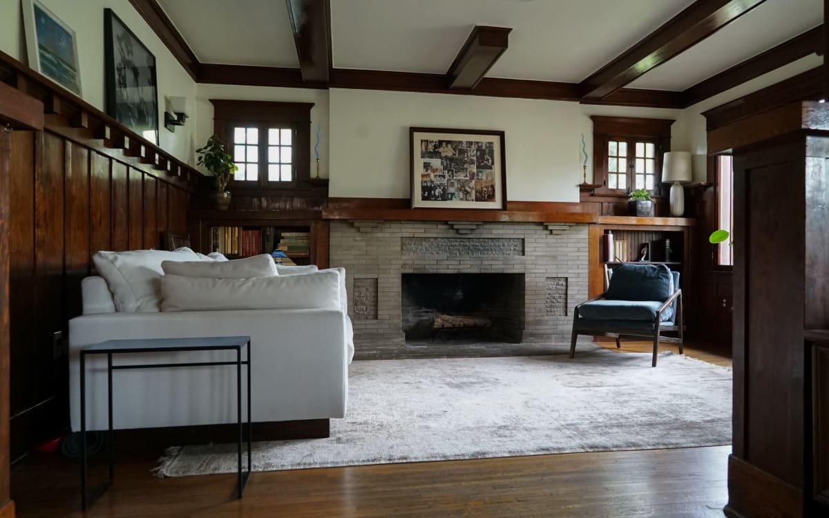 1911 Historic Craftsman with Original Woodwork and Fireplace, Los