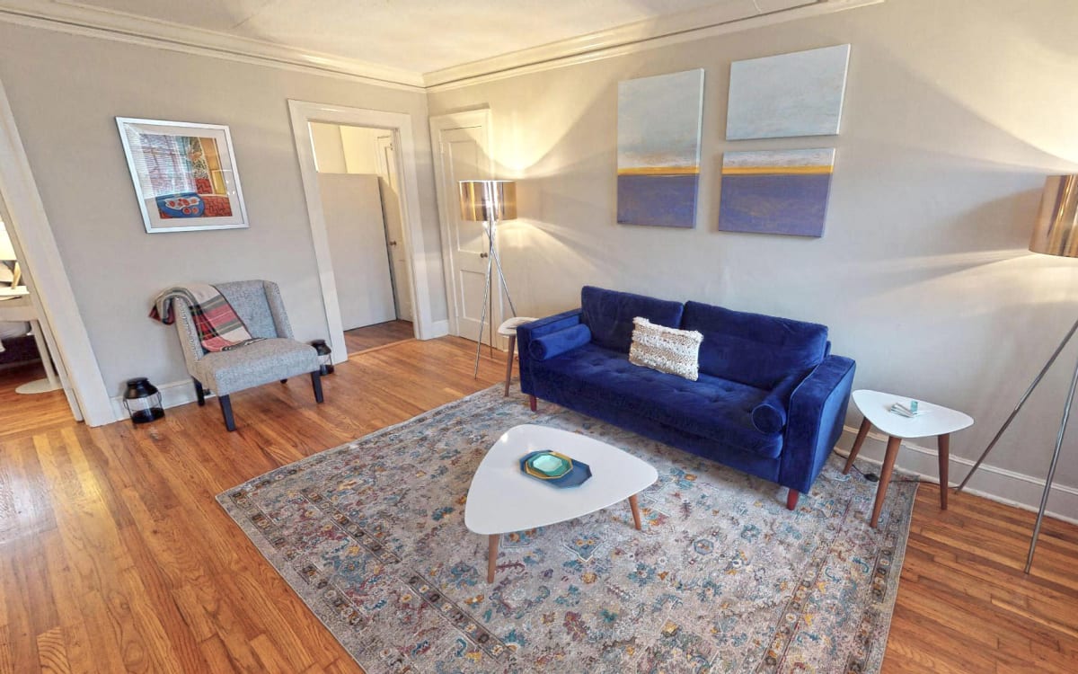 Clean & Modern in Cloverdale with easy parking, Montgomery, AL