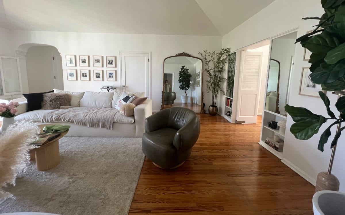 Chic West Hollywood apartment with views of DTLA, West hollywood, CA