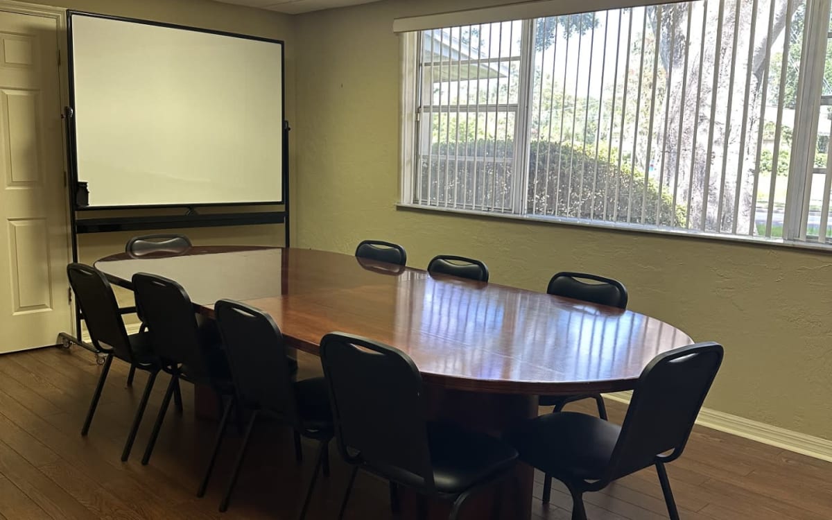 Convenient Conference Room Near Downtown Sanford, Sanford, FL | Off ...