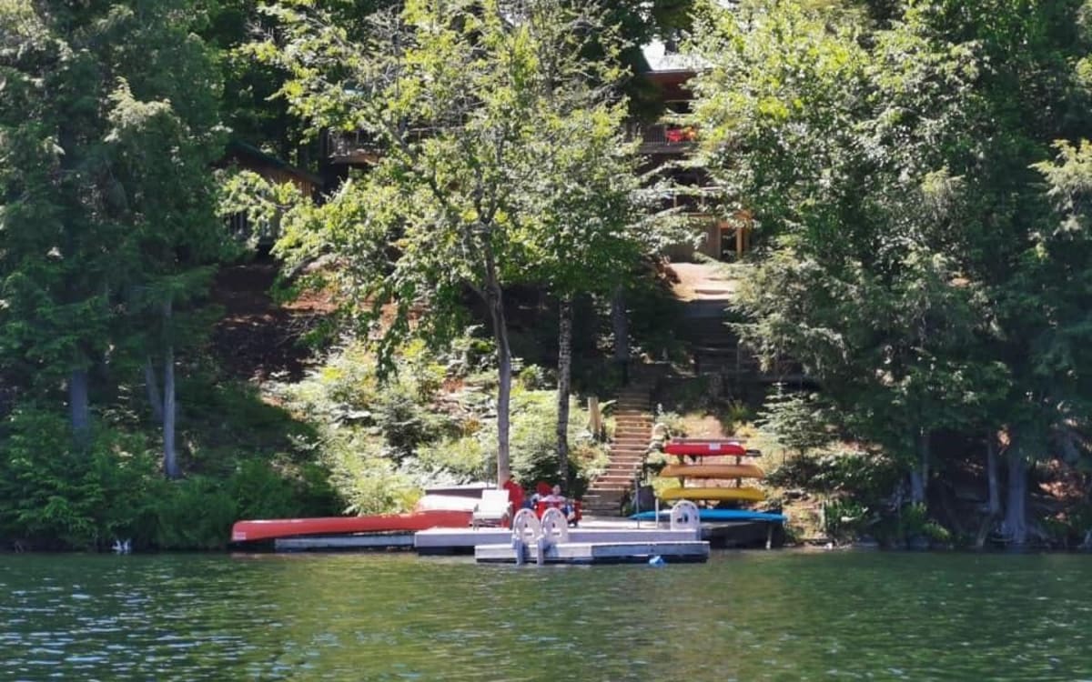 Lake House Cottage in Coe Hill, Coe Hill Production Peerspace