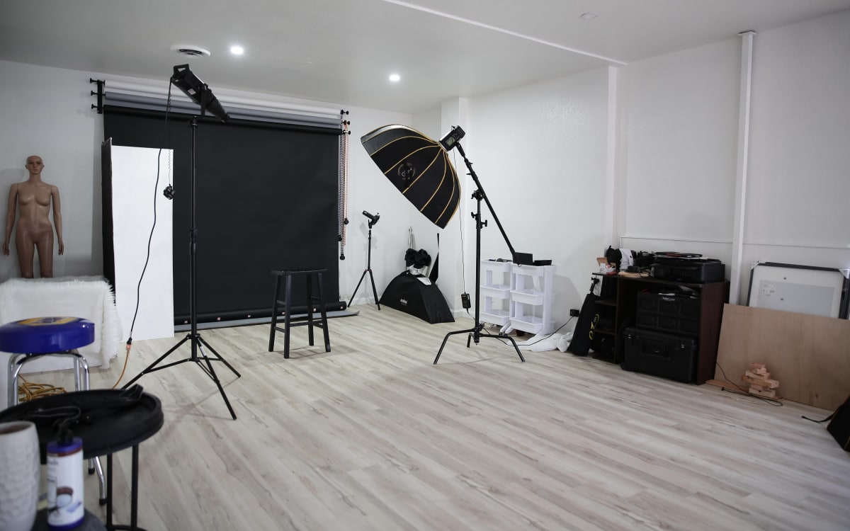 Hennessy Williams Photography Downtown Studio, stockton, CA