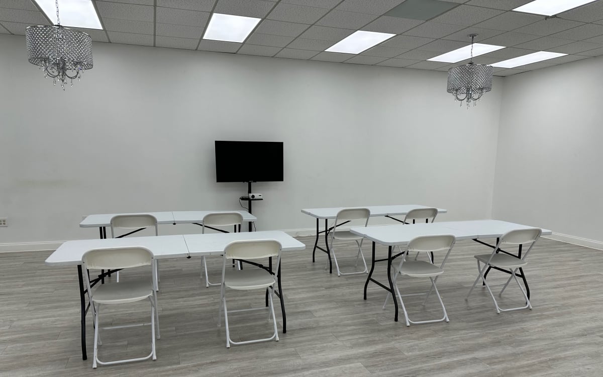 Mirrors Creative Studio Beautiful Creative Space, Decatur, GA OffSite Peerspace