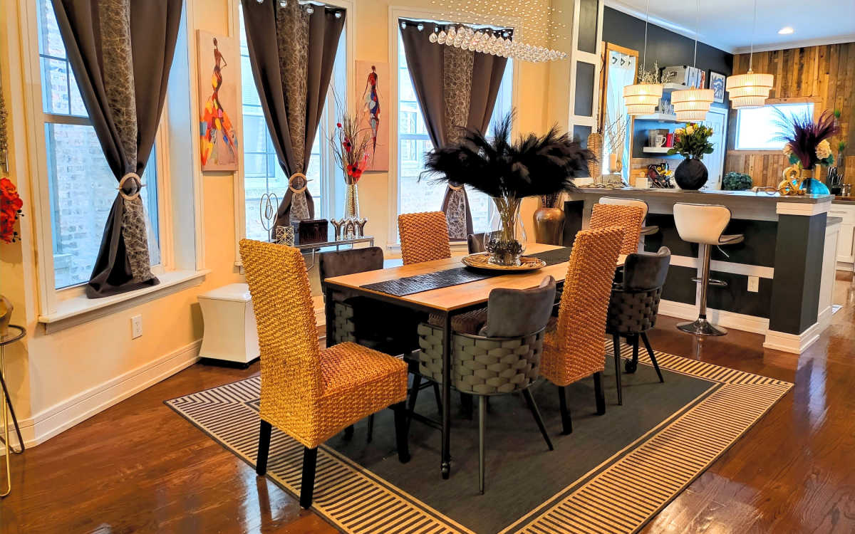 Catch a Pure Vibe in this Bronzeville Beauty, Chicago, IL OffSite