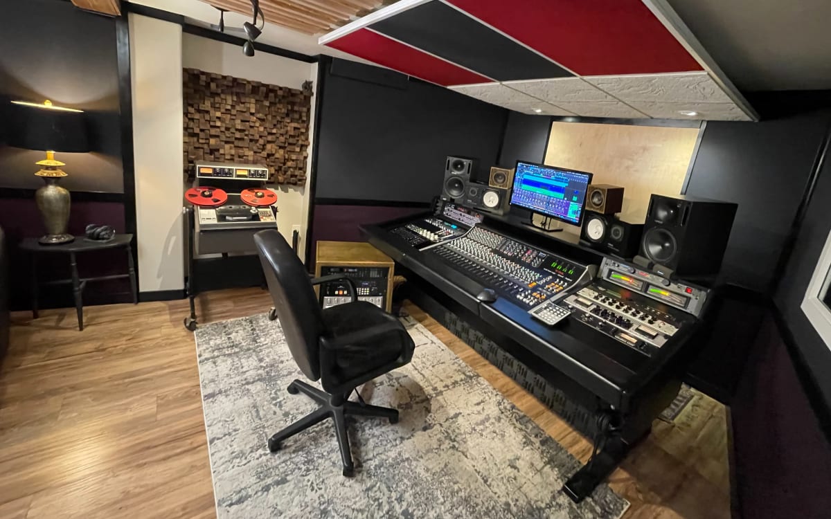 Large Scale Production Set in Barrie, Barrie | Production | Peerspace
