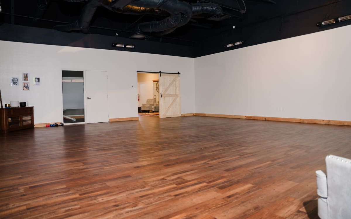 URBAN STUDIO OASIS, ELK GROVE, CA Production Peerspace