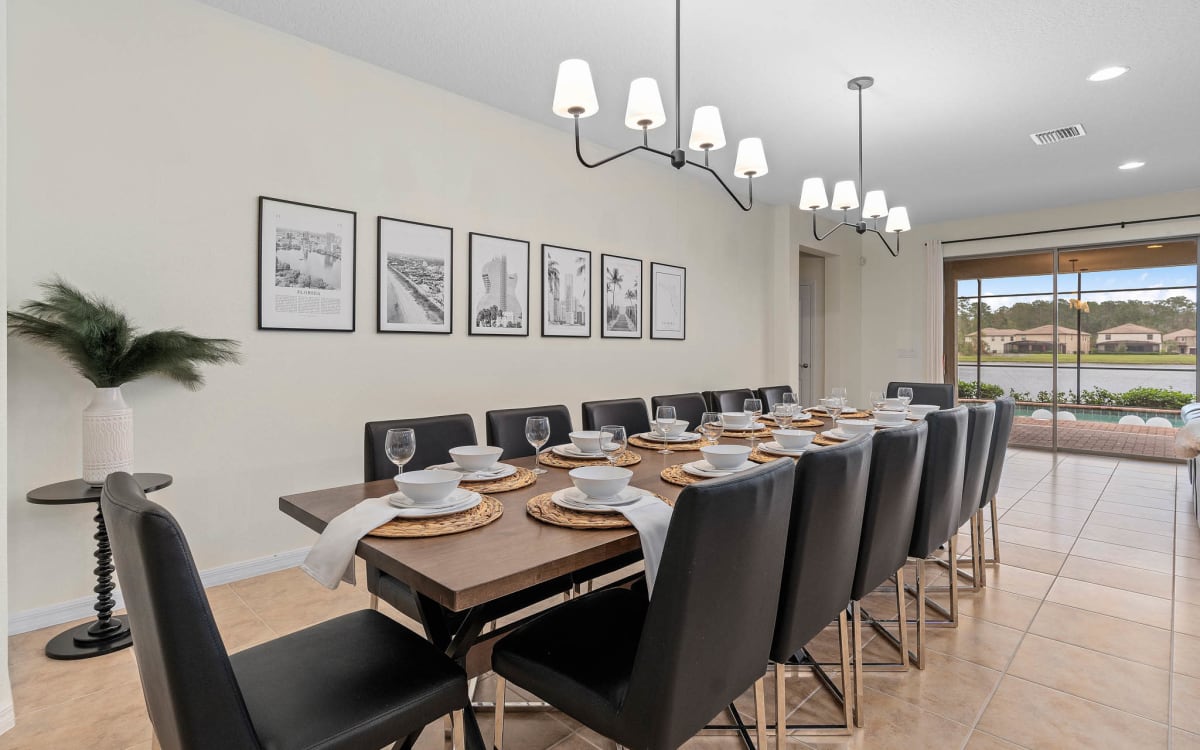 Tropical themed rooms, Kissimmee, FL Production Peerspace