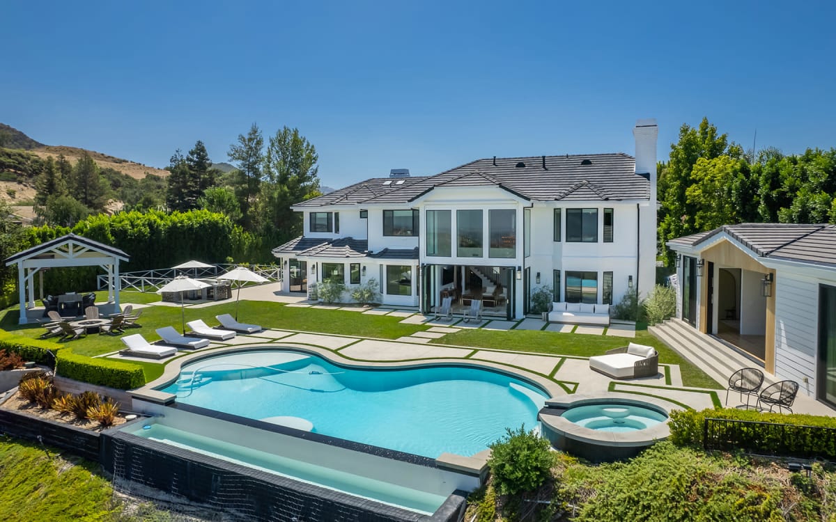 Calabasas House with Jetliner views, Calabasas, CA Production Peerspace