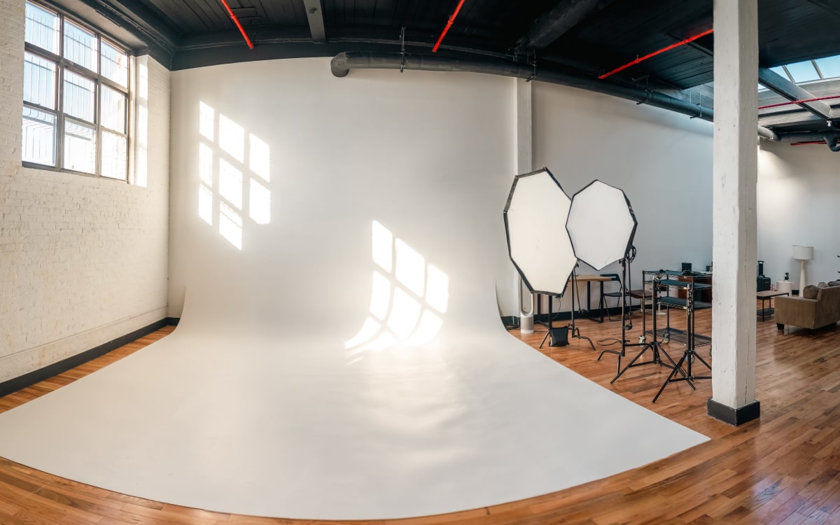Brooklyn Studio with South facing windows and Skylight, Brooklyn, NY ...