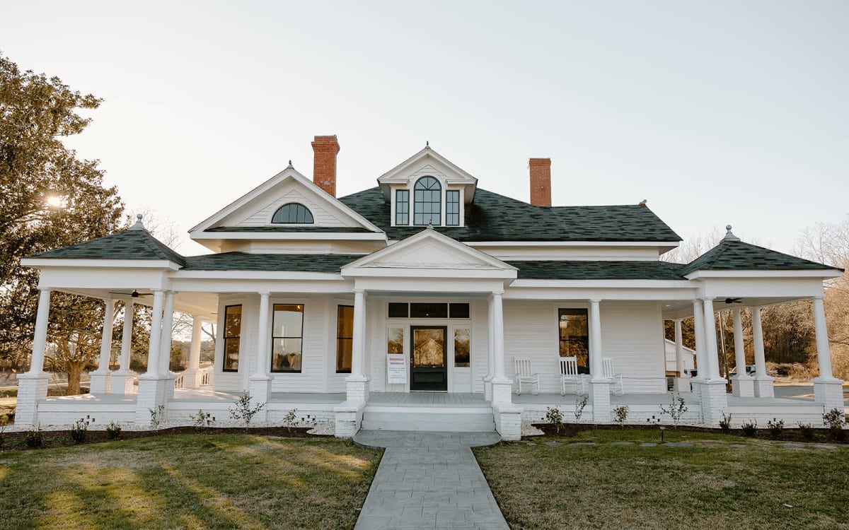 Historic House & picturesque grounds near Downtown Raleigh, Clayton, NC