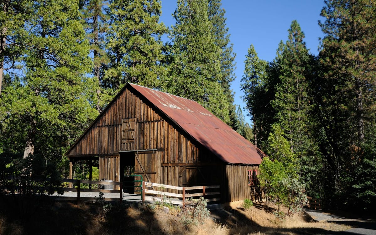Restored 118 year old Barn and Apple Orchard, Gold Country Sierra
