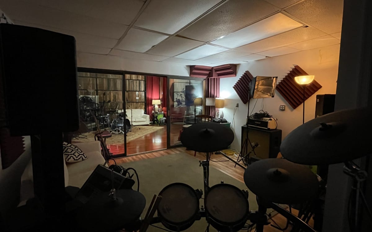 Intimate Live Drum Room & Lounge, Virginia Beach, VA Production Peerspace