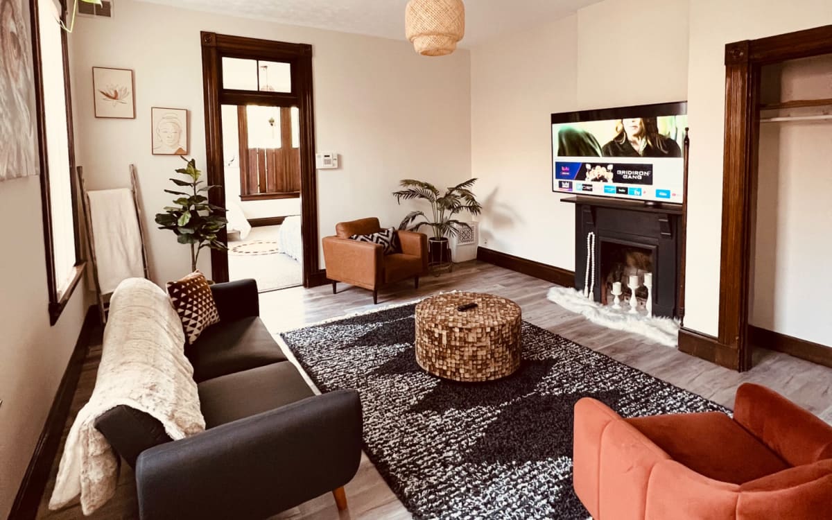 Modern styled Bohemian Condo, Cincinnati, OH Production Peerspace