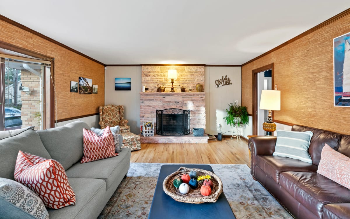 Holiday Lake House with all the Views, Manahawkin, NJ Production