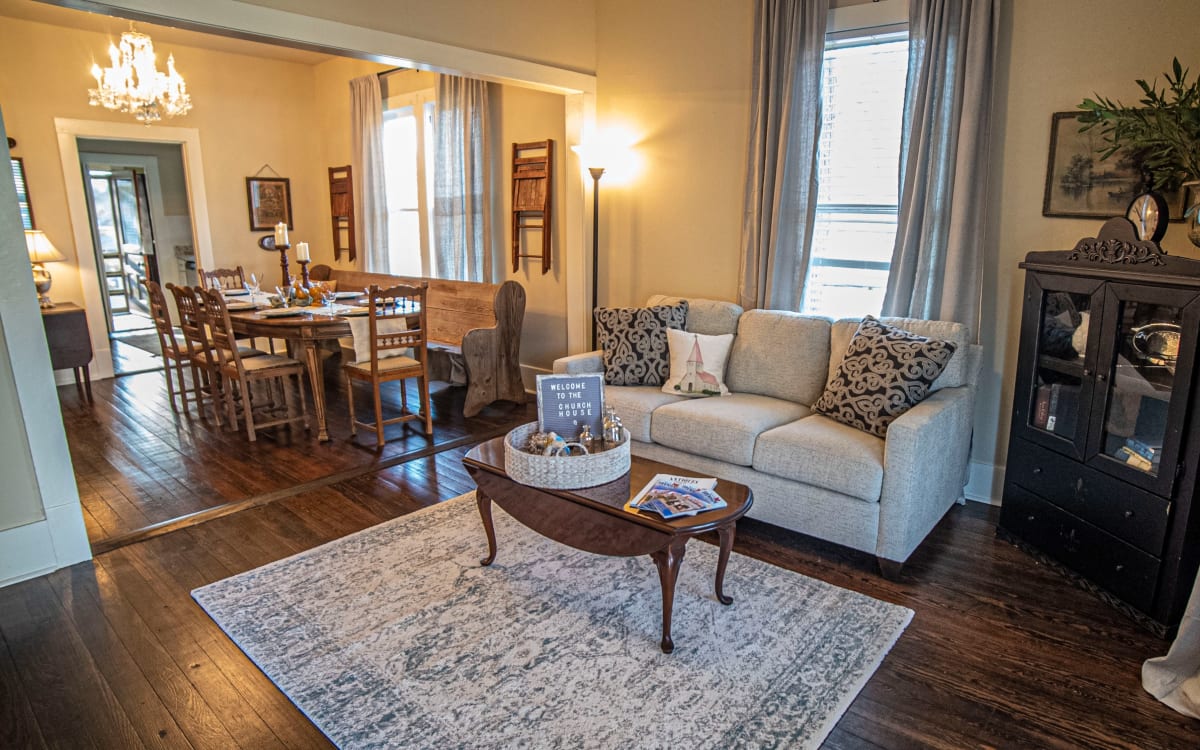 Production Studio in Charming Newly Renovated 1935 Home, Brenham, TX