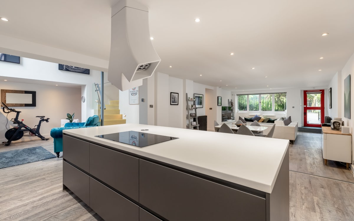 Edinburgh Apartment Architect Designed Perfect for Production