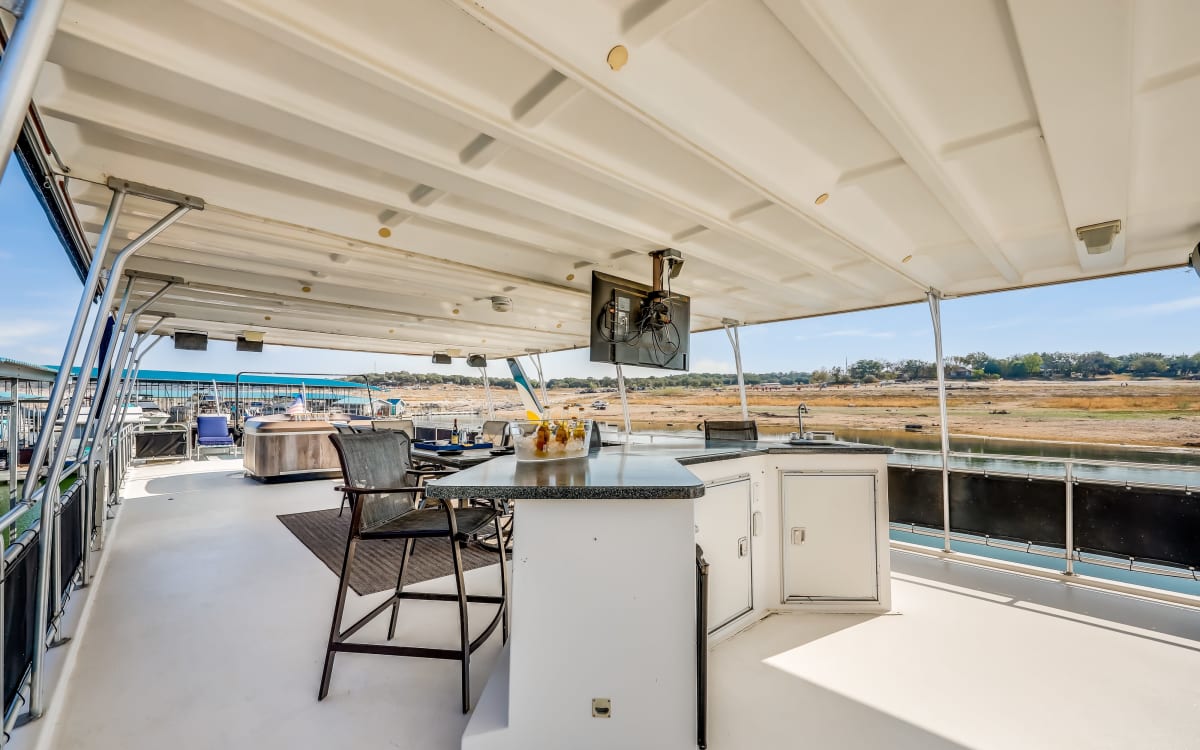 Luxury houseboat with HUGE upper deck; perfect for corporate or holiday