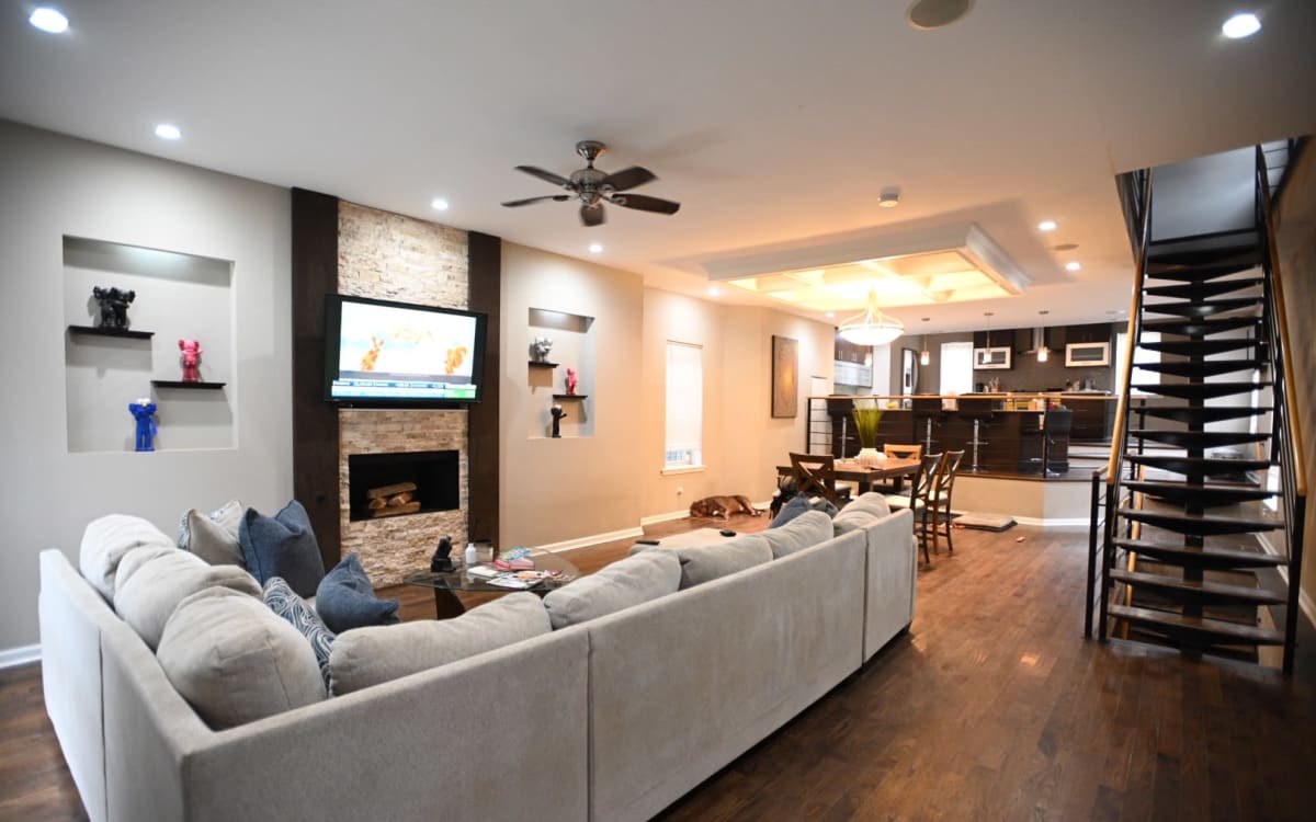 West Bucktown Modern Coach House, Chicago, IL Production Peerspace