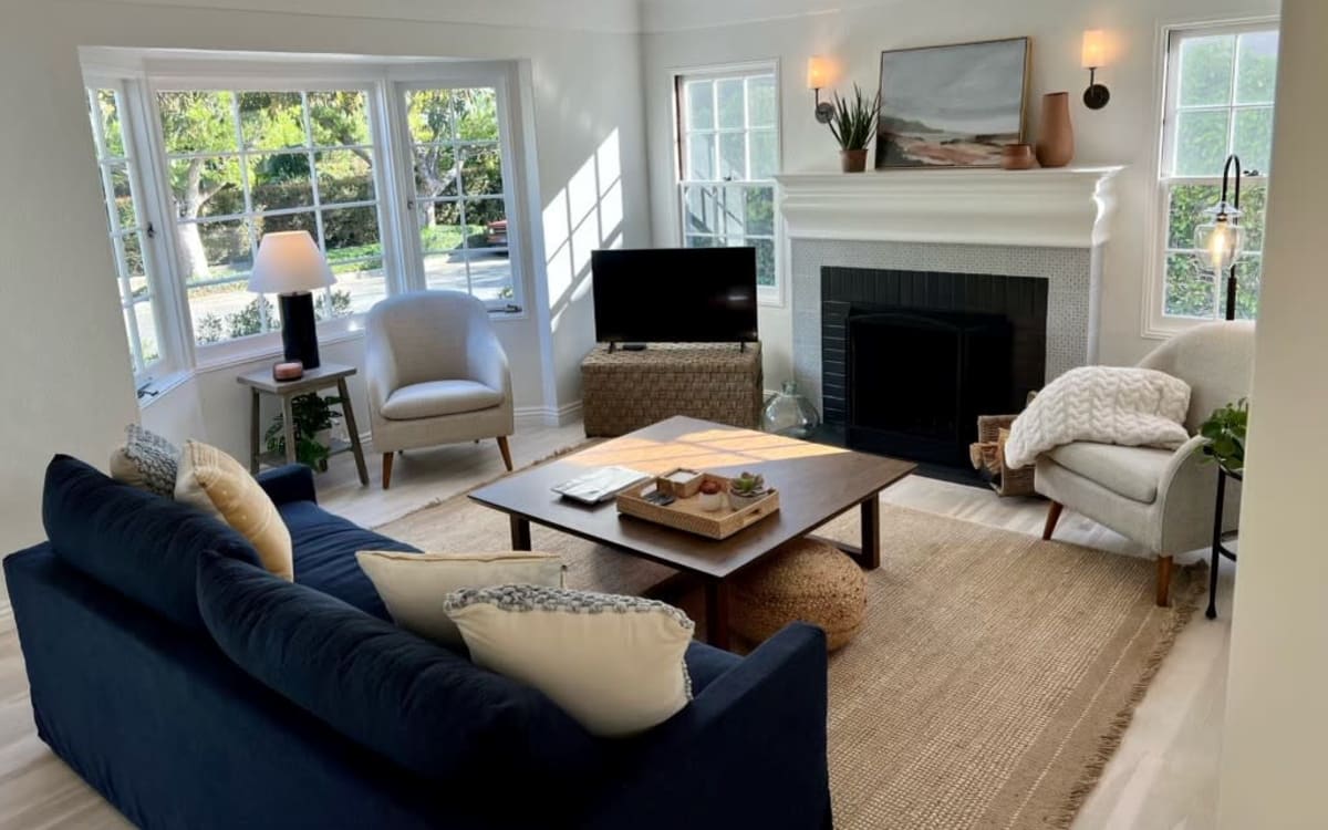 Santa Barbarta Upper East Bungalow with Private Garden Sanctuary, Santa