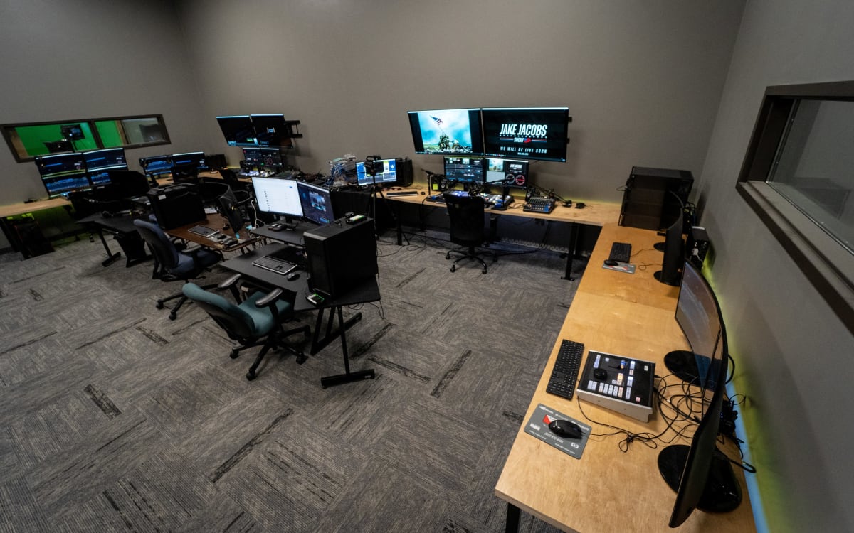 Turnkey Prelit Video & Photo Studios + Creative Space, Appleton, WI Production Peerspace