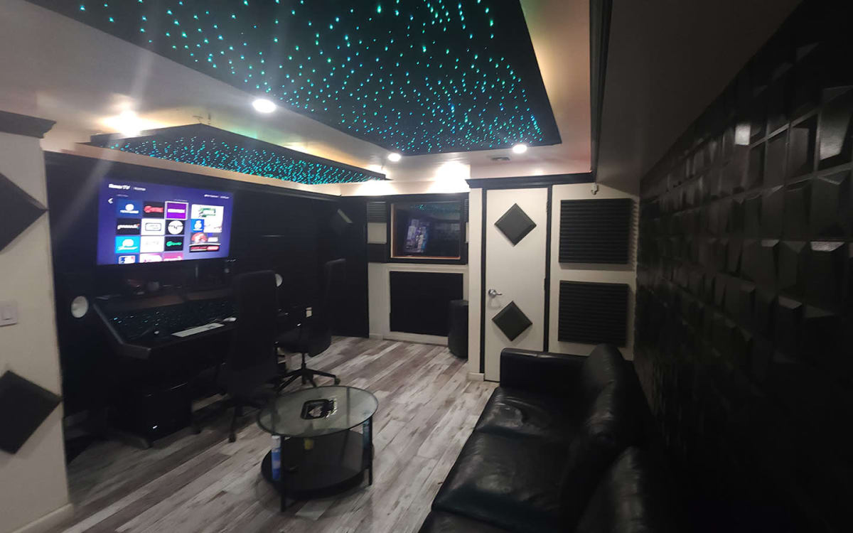 Downtown Yonkers Recording Studio with a Stylish Vibe, yonkers, NY