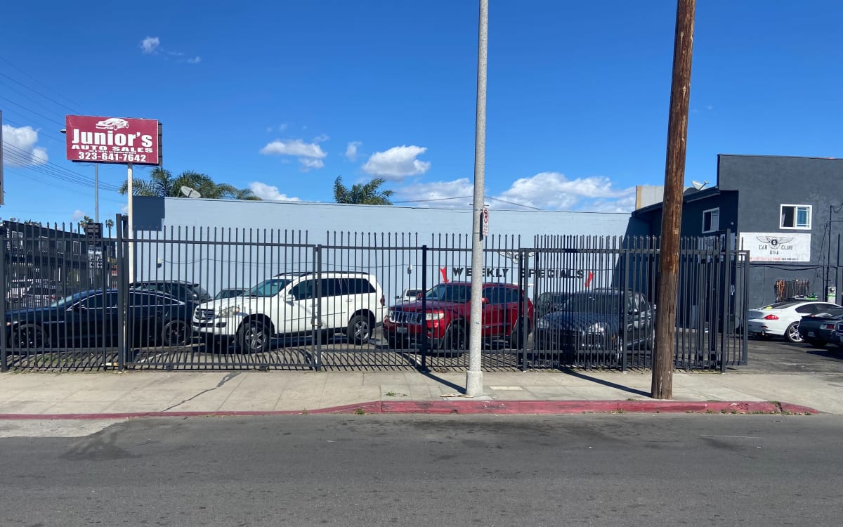 Great filming location Car Dealership with Apartment and Offices, Los