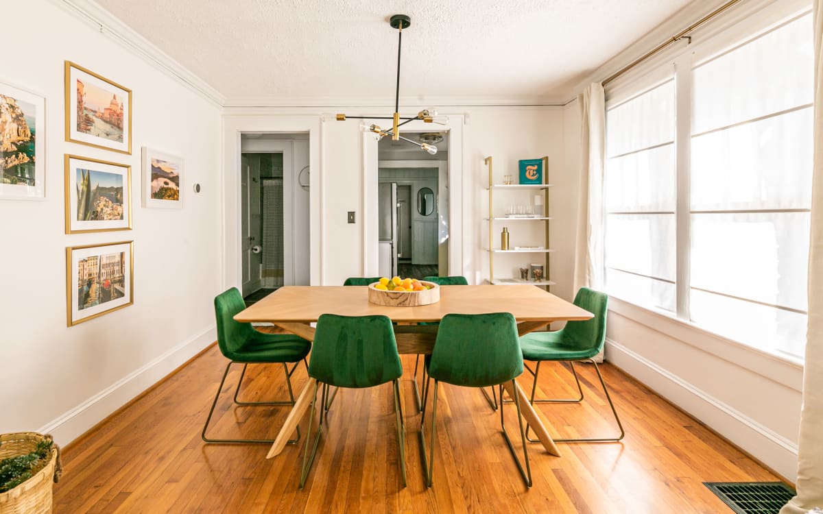 Feel the Berne Designer Furnished Rental Home with King Bed and