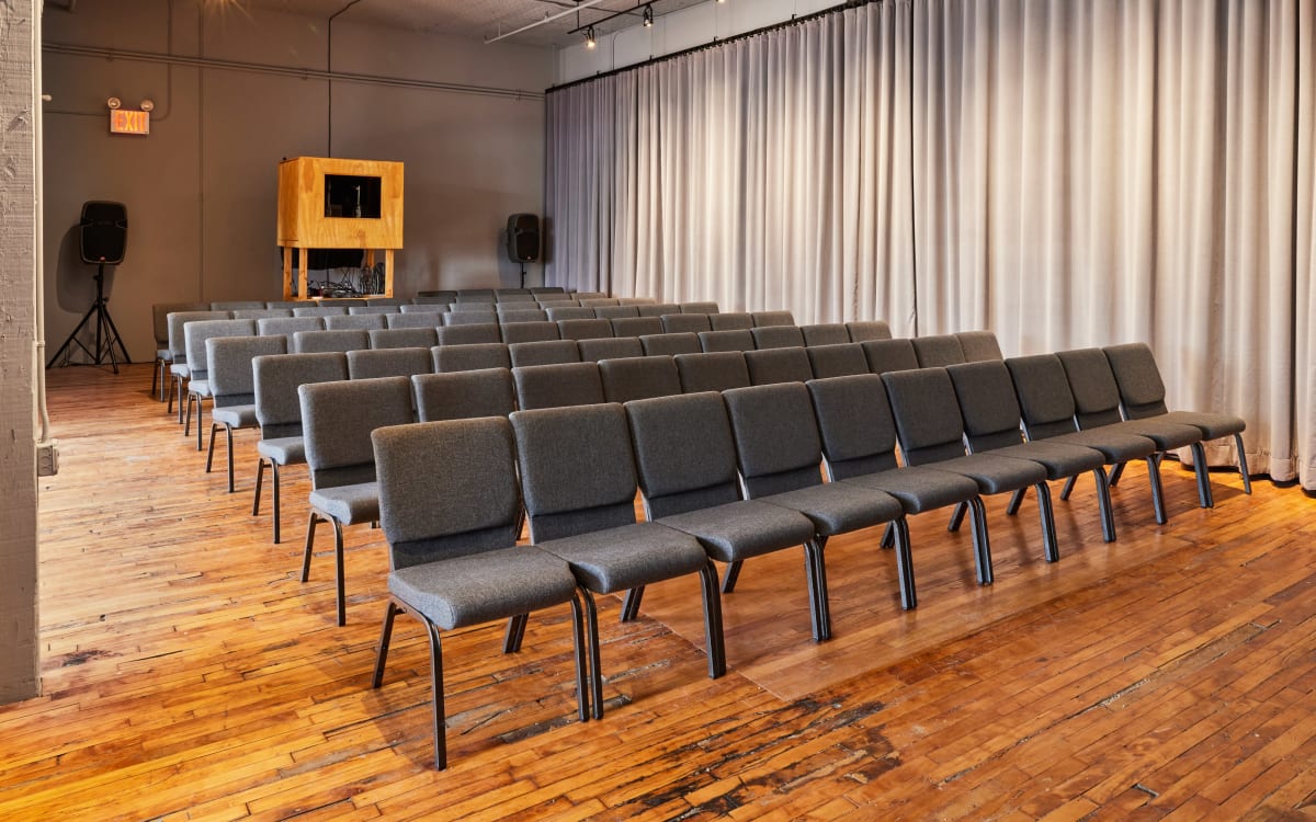 East Williamsburg Loft w/ Private Screening Room & Library, Brooklyn