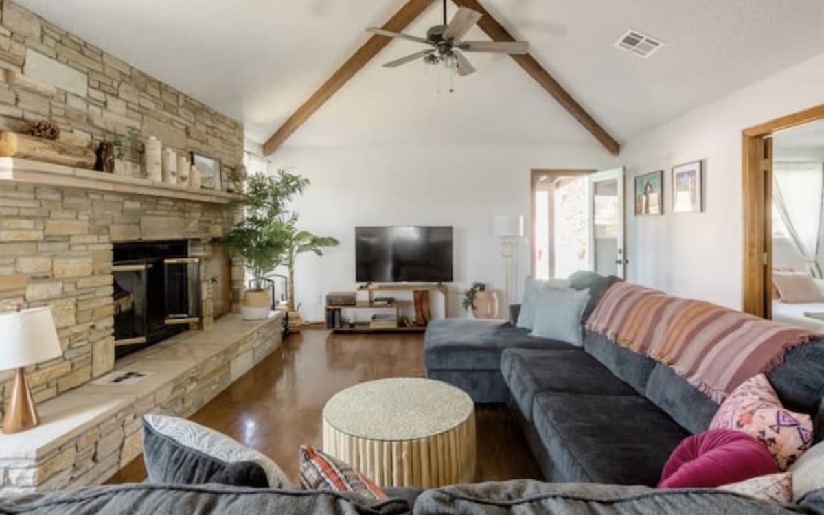 Pool home with spectacular mountain views., Yucca Valley, CA OffSite