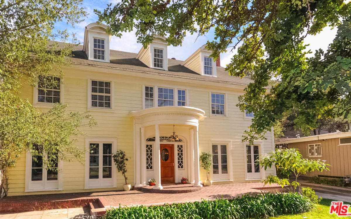 Quintessential Large Georgian Revival Colonial Country House in Center ...