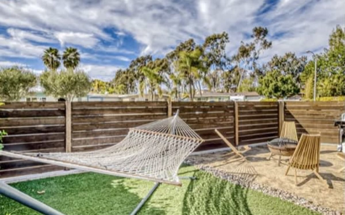 Yellow Door Beach House, Encinitas, CA OffSite Peerspace