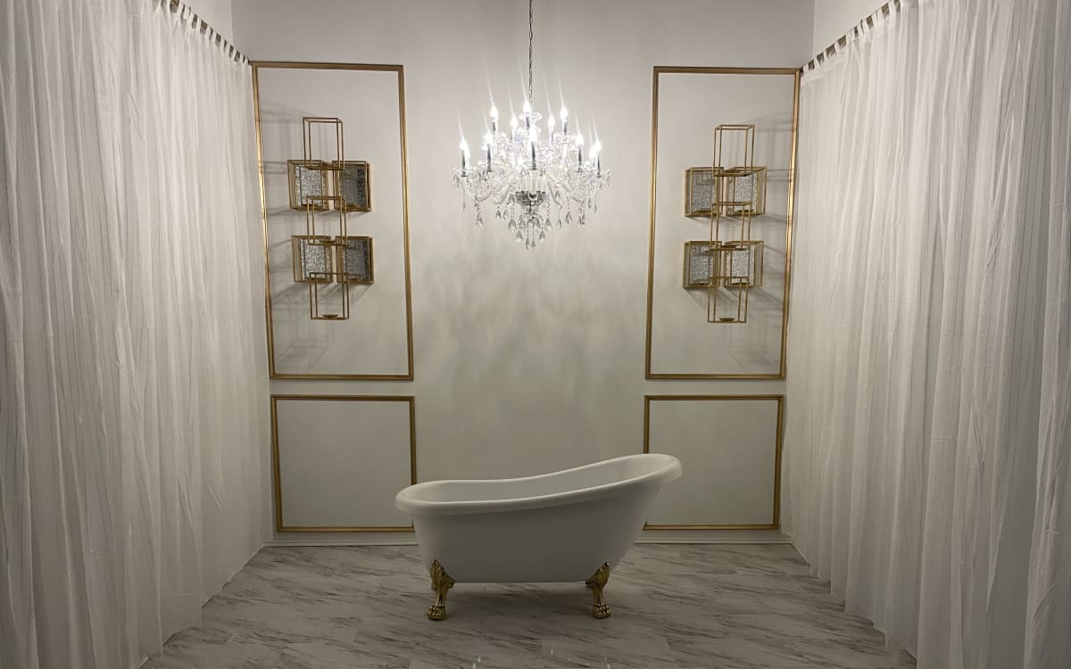 Lavish Vintage Bathtub Scene, Atlanta, GA Production Peerspace
