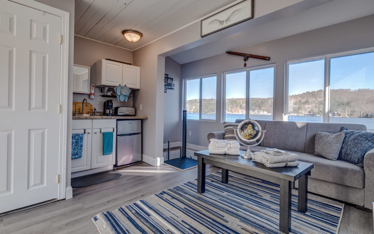 Condo in Alton Bay, Alton Bay, NH Production Peerspace