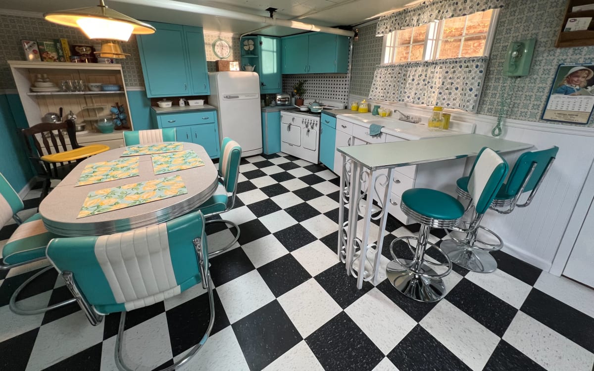 1950's Authentic Kitchen, Patchogue, NY | Production | Peerspace