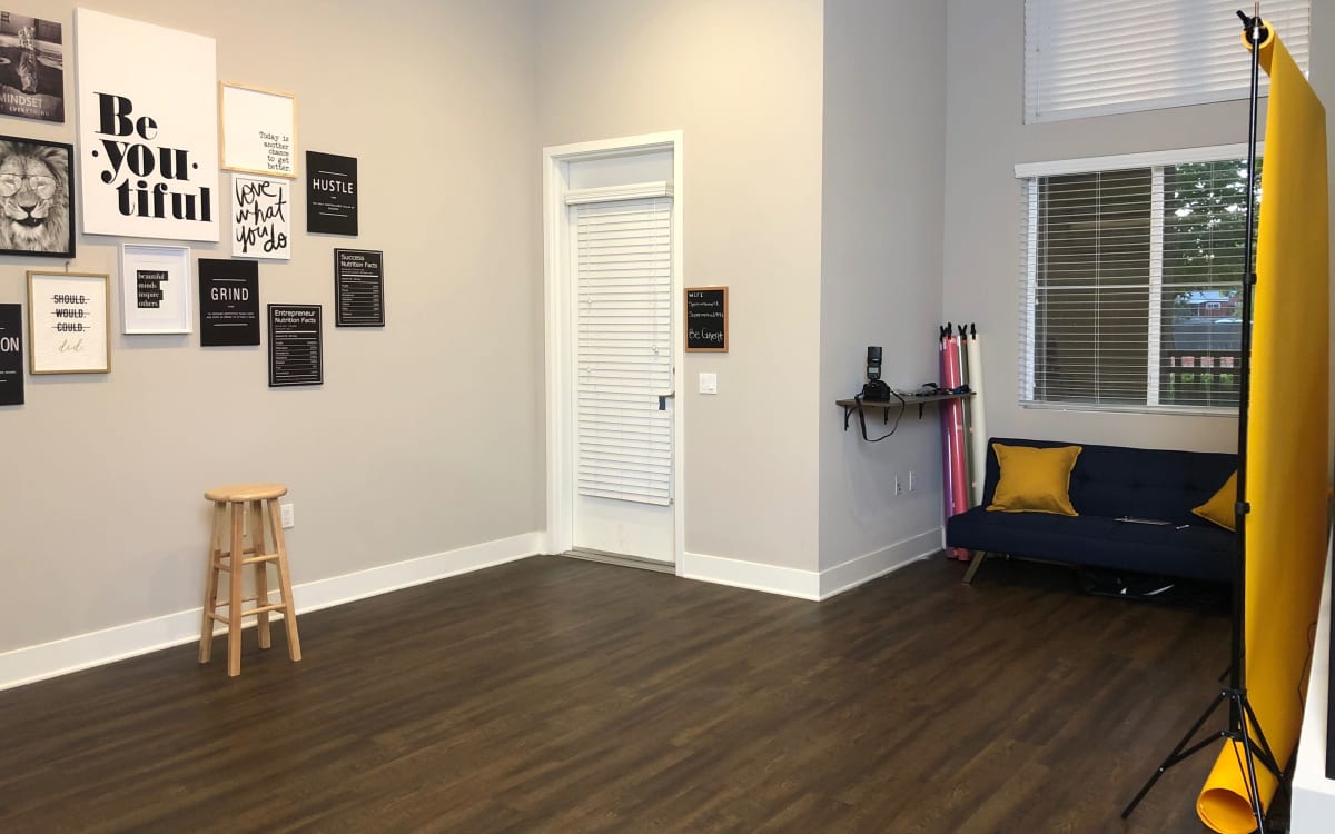 DVI Studios Woodland Hills Private Photo Studio, Los Angeles, CA