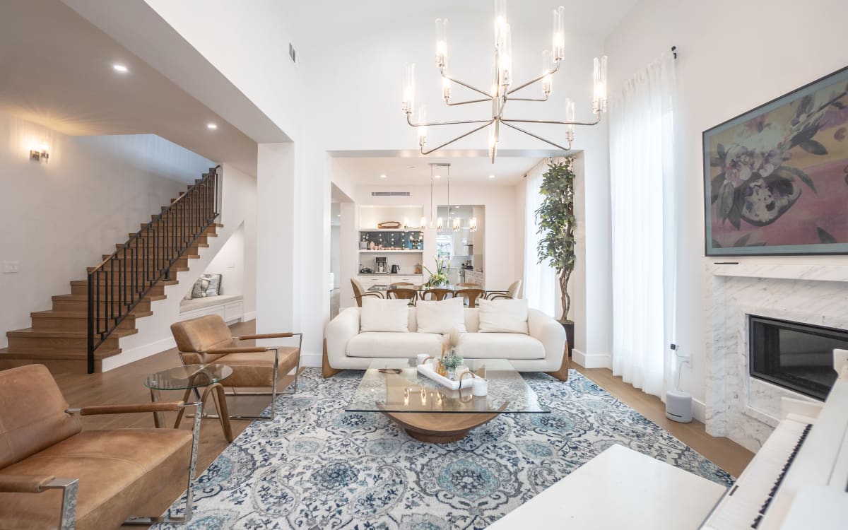 Luxury house, Los Angeles, van nuys, CA | Production | Peerspace