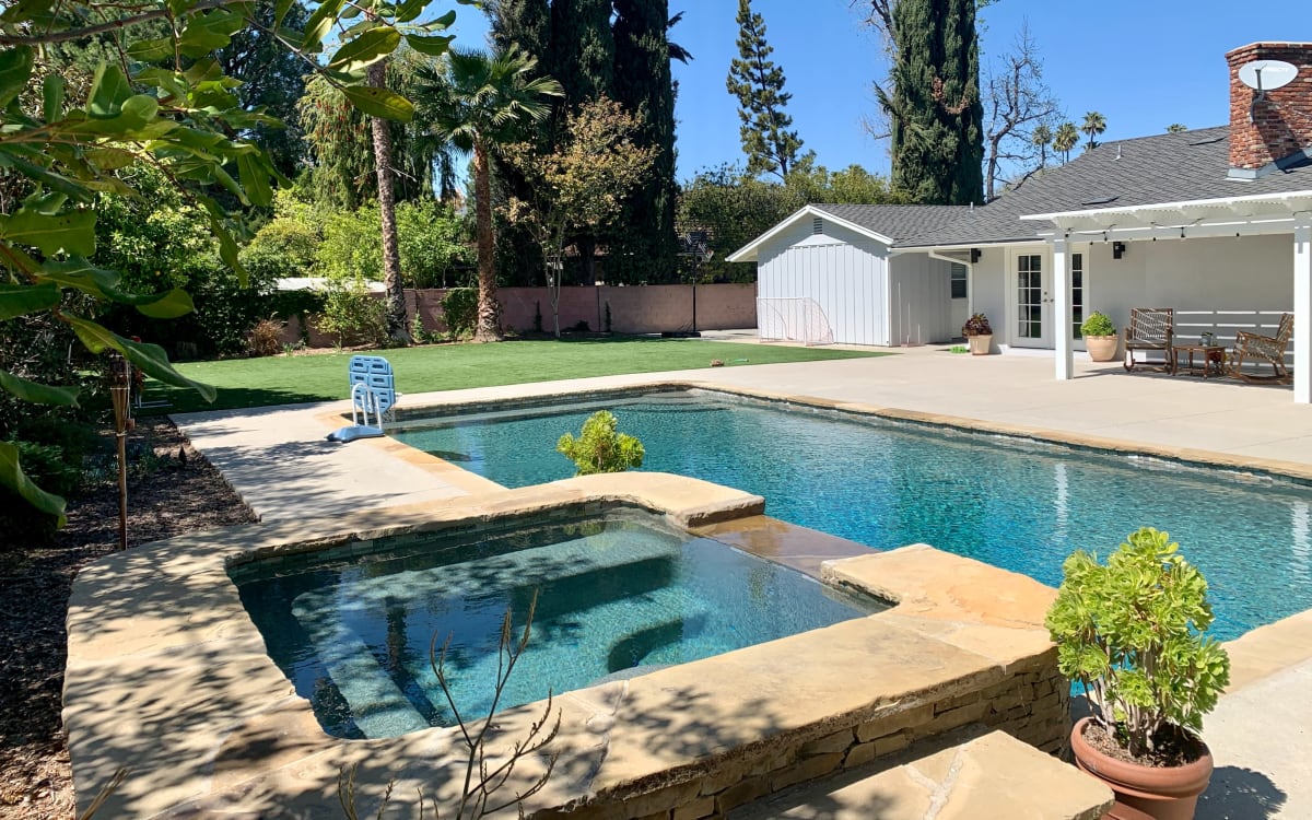 Encino Ranch Style Home on 1/2 acre, Encino, CA Production Peerspace