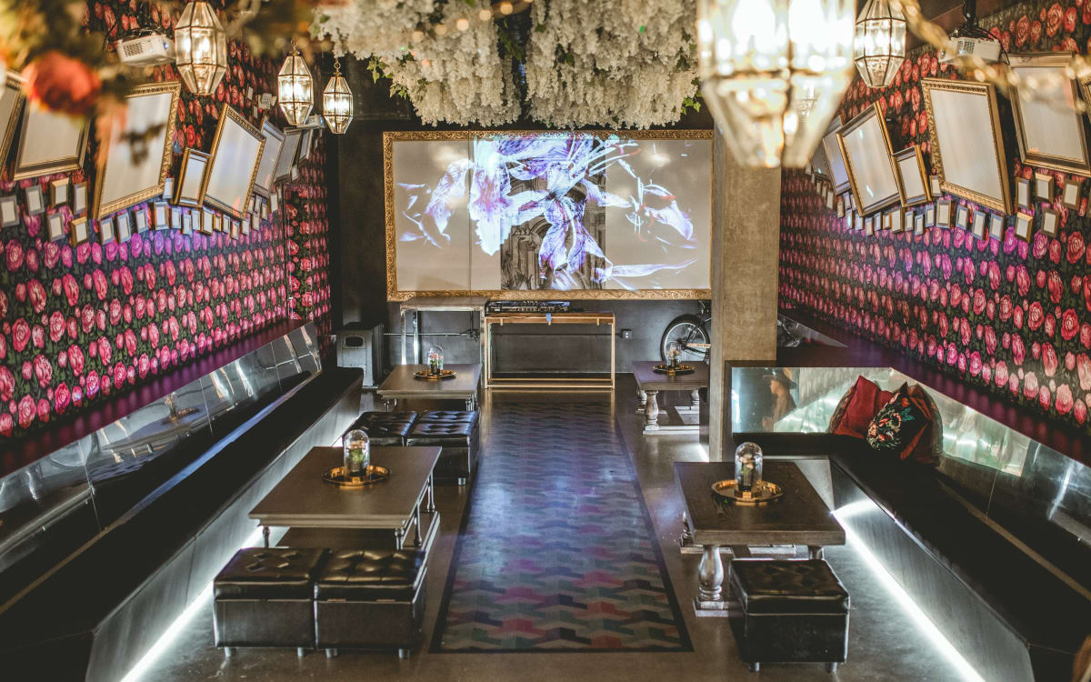 Intimate and Elegant Lounge Perfect for Special Celebrations and Photo Shoots, Los Angeles, CA