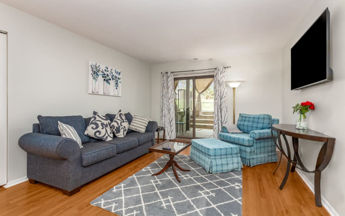 Drake Terrace of Wheaton Condo, Wheaton, IL Production Peerspace