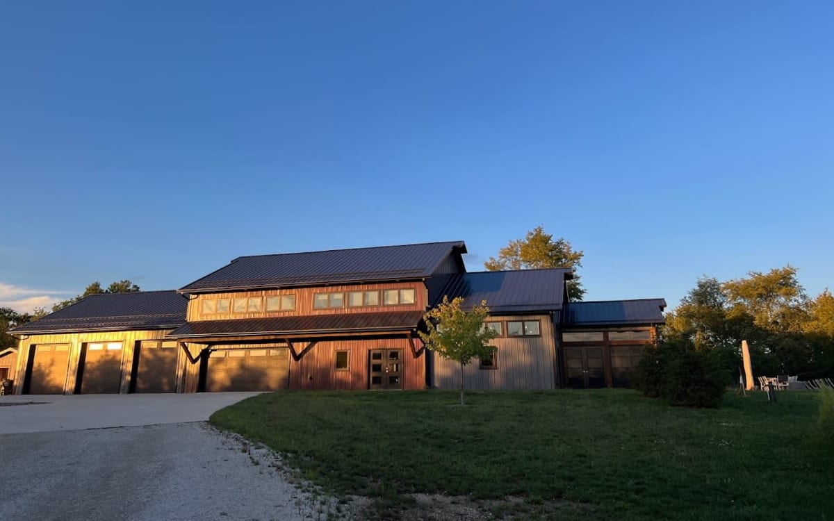 Barndominium located on 6 acres Farmhouse Photography & Meetings