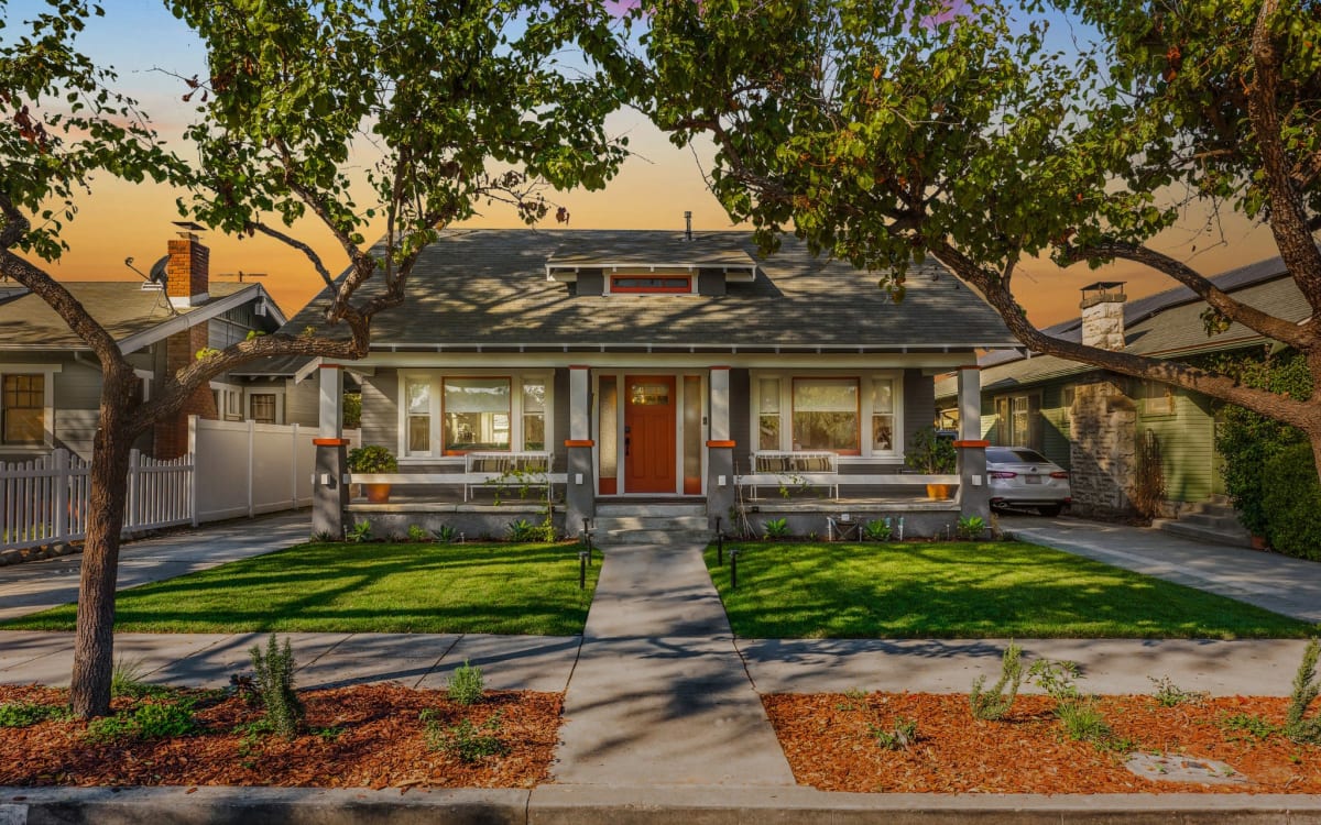 Beach Bungalow with Historic Charm, Long Beach, CA OffSite Peerspace